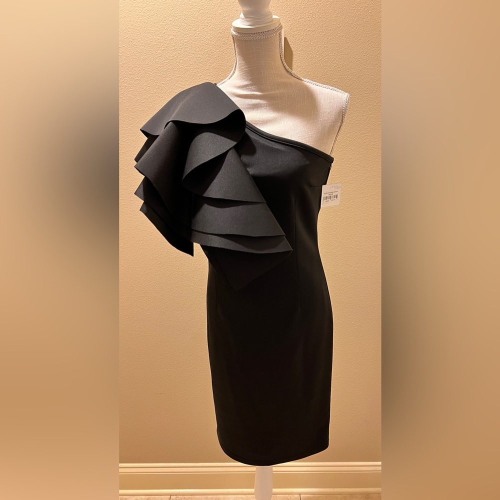 Black Ruffled Shoulder Dress. Size MEDIUM. NWT